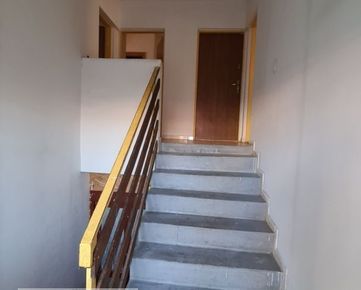 INVESTIČNÁ PRÍLEŽITOSŤ - na predaj bytový dom v Žiari nad Hronom