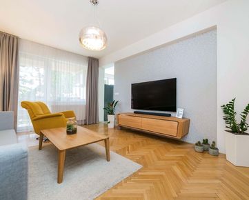 Na predaj veľký 4 izb. byt so samostatnou garážou, klimatizácia, Dunajská Lužná