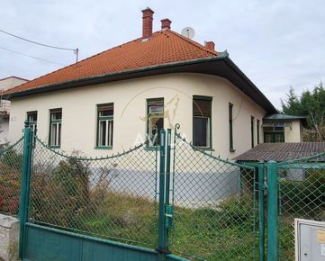 NA PREDAJ rodinný dom v Trenčíne s nádychom histórie