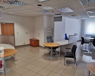 Ponúkame na prenájom kancelárske priestory v centre Trenčína o rozlohe 189m2.