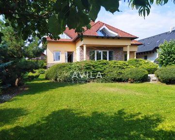 NA PREDAJ: 6-izbový rodinný dom v tichej lokalite mesta Trenčín