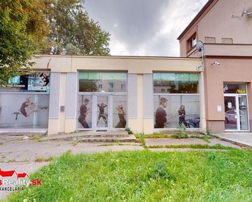 Na predaj budova s obchodno - kancelárskym priestorom v Trenčíne, ulica Dlhé Hony.