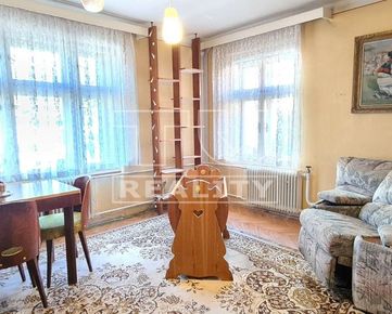 TUreality ponúka na predaj starší, zachovalý rodinný dom v Banskej Bystrici - mestská časť Uhlisko, pozemok 402m2