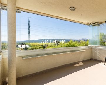 ARTHUR - 4 izbový byt s exkluzívnym výhľadom, teraskou a parkovaním NOVÁ CENA!
