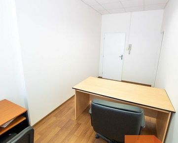 Ponúkame na prenájom zrekonštruované kancelárske priestory o výmere 26,9 m2 na Levočskej ulici, 2 NP.