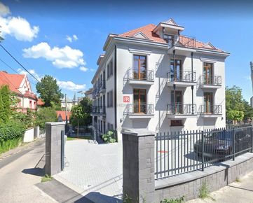 HERRYS - na prenájom nový 4 izbový byt v nádhernom staromestskom dome pri Horskom parku (141 m2)