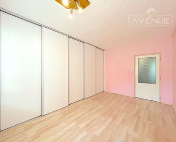 Na predaj priestranný 3- izbový byt , Žilina - Vlčince (73 m2) s balkónom