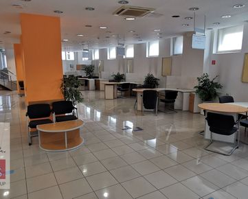 Ponúkame  na  prenájom  kancelárske  priestory  v  centre  Trenčína  o  rozlohe  279m2.