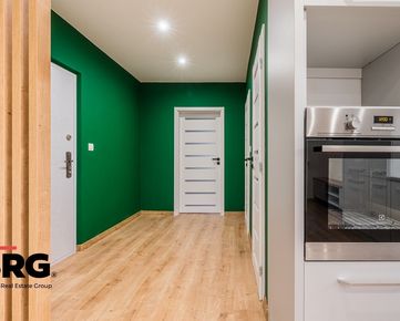S R G ® • Menší 3-izbový moderne prerobený byt s loggiou | S. H. Vajanského