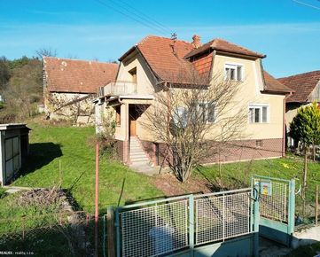 Rodinný dom s rozľahlým pozemkom 2.131 m2. v nádhernom prostredí podhorskej obce Žitná - Radiša...