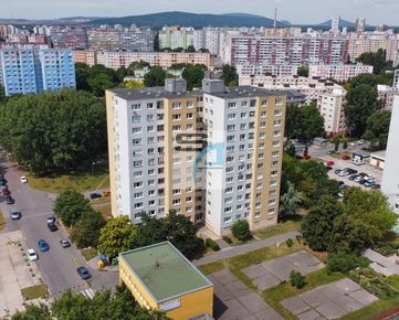 Na predaj, 2-izb byt prerobený na 3 izb.byt, Hrobákova ulica, Bratislava, Petržalka.