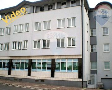 Nájom: 2 voľné kancelária, na lukratívnom mieste v Brezne