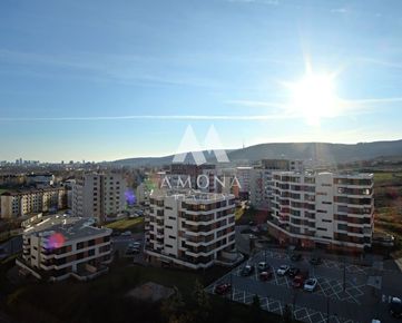 Slnečný 2 izbový byt s veľkou loggiou (7,75 m2) s výhľadom na Karpaty – Krasňany