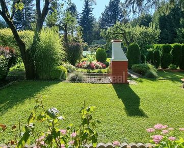 DIRECTREAL|Krásna vyšperkovaná záhrada s chatkou