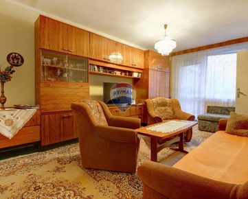 Na predaj 3 izbový čiastočne zrekonštruovaný byt  v Komárne
