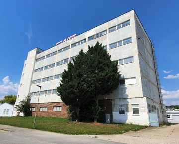 Exkluzívne PNORF – výrobné/skladové priestory po rekonštrukcii,  3x 800 m2, 2,00 €/m2, Mierová ul., Hlohovec