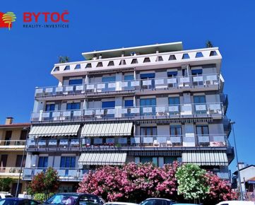 BYTOČ RK - krásny 3-izb. apartmán s terasou a balkónom v centre v Taliansku na ostrove Grado - Centrum