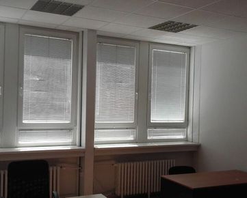 Klimatizované kancel. priestory 54 m2 pri POLUS-e na Pliuhovej ul.
