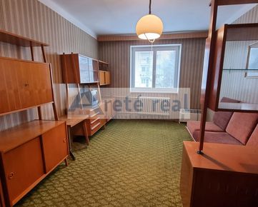 Areté real - Predaj  priestranného tehlového 3- izbového bytu vo výbornej lokalite v centre Pezinka, ul. Záhradná