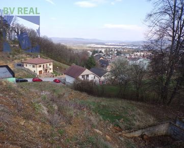 Na predaj stavebný pozemok 993 m2 kúpeľné mesto Bojnice FM1320