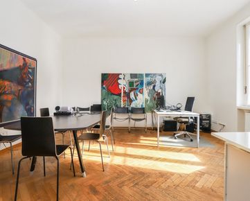 HERRYS - Prenájom veľkometrážneho 5-izbového bytu s vysokými stropmi pri Eurovei