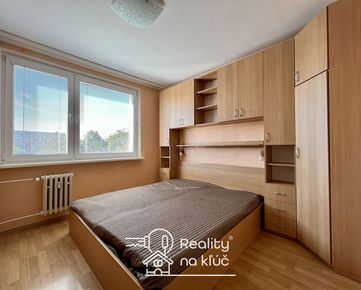 Na predaj pekný zariadený 3-izbový byt s balkónom na Segnerovej ulici v Bratislave časť Karlova Ves