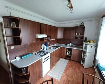 EXKLUZÍVNE - Na predaj 2 izbový tehlový byt- blízke centrum- Prešov
