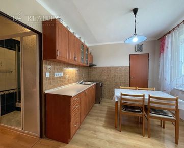 3 izbový slnečný byt, 82 m2, čiastočná rekonštrukcia, Krušovská ul., Topoľčany / centrum