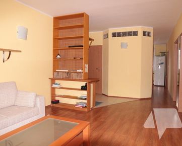 Prenájom - 4 izbový byt s parkovaním - Nitra, Centrum
