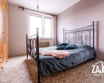 NA PREDAJ | 4-izbový byt s jedinečnou rozlohou na ulici Opatovská v Trenčíne.