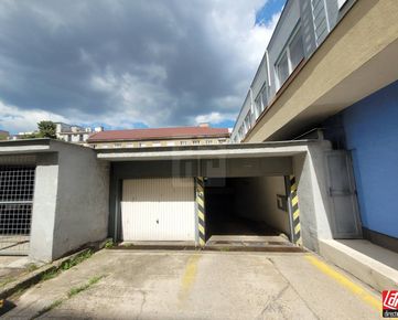 Samostatná garáž v garážovom dome, Liptovská ulica, Ružinov 