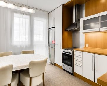 <p>HERRYS - Na predaj slnečný 4 izbový byt v Petržalke neďaleko jazera Veľký Draždiak</p>
