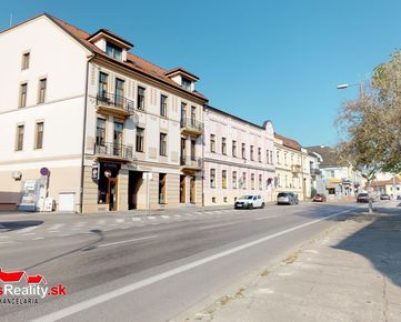 Na predaj komerčný priestor už existujúcej reštaurácie, v centre mesta Trenčín, Nám. sv. Anny.