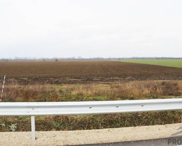 Hľadáme 3-5 ha pozemok pri diaľnici pri Bratislave