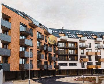 Prenájom –  2-izbový byt s parkovaním a 2 balkónmi v novostavbe, Nitra- Jelenecká
