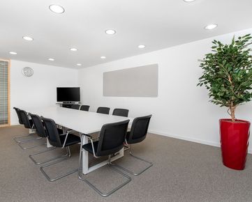 Komplexný prístup k profesionálnym kancelárskym priestorom pre 3-4 osoby v oblasti Regus CBC Center