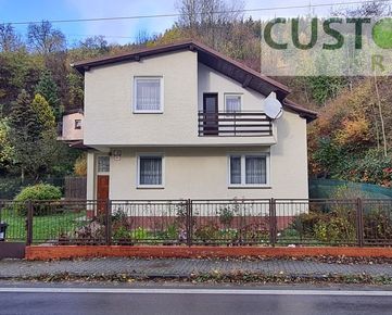 Predáme rodinný dom s pozemkom o výmere 523 m2 a garážou v Budatíne
