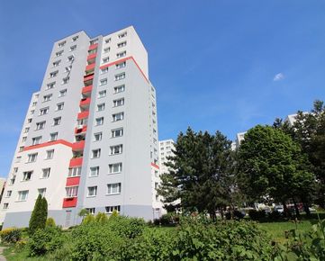 Slnečný 3 izbový byt s krásnymi výhľadmi v Petržalke, ul. Ševčenkova