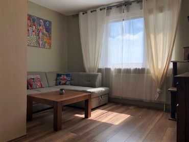 3 izbový slnečný byt s loggiou po kompletnej rekonštrukcií v tichej časti Vrakune, kúsok od Vrakunsk