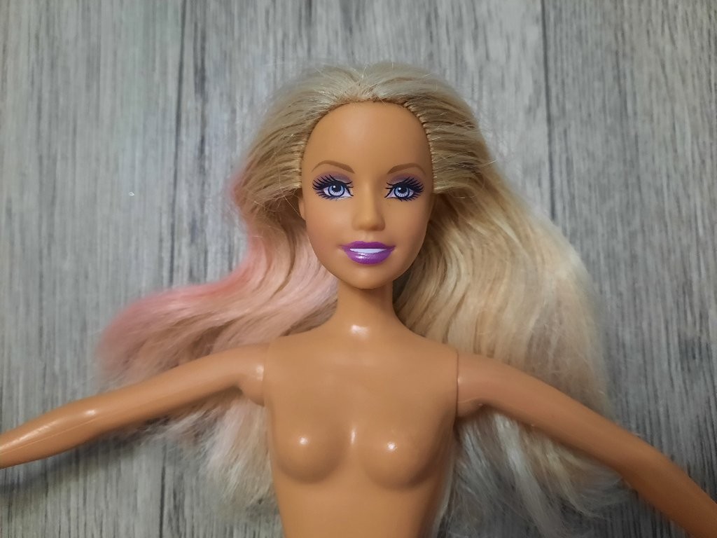 Barbie Mattel s melírom