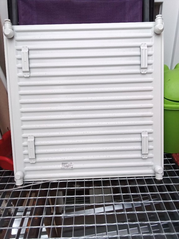 jedno panelový radiátor  60x60 cm