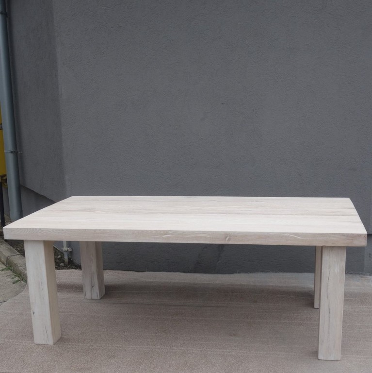 Stôl jedálenský – 75 x 200 x 101 cm ( v + d + š ).