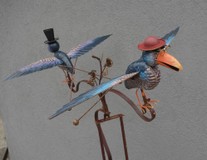  Záhradná   dekorácia   dvaja  vtáci  s  okuliarmi 
