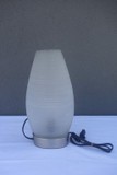  Jednoduchá   sklenená   stolová   lampa 